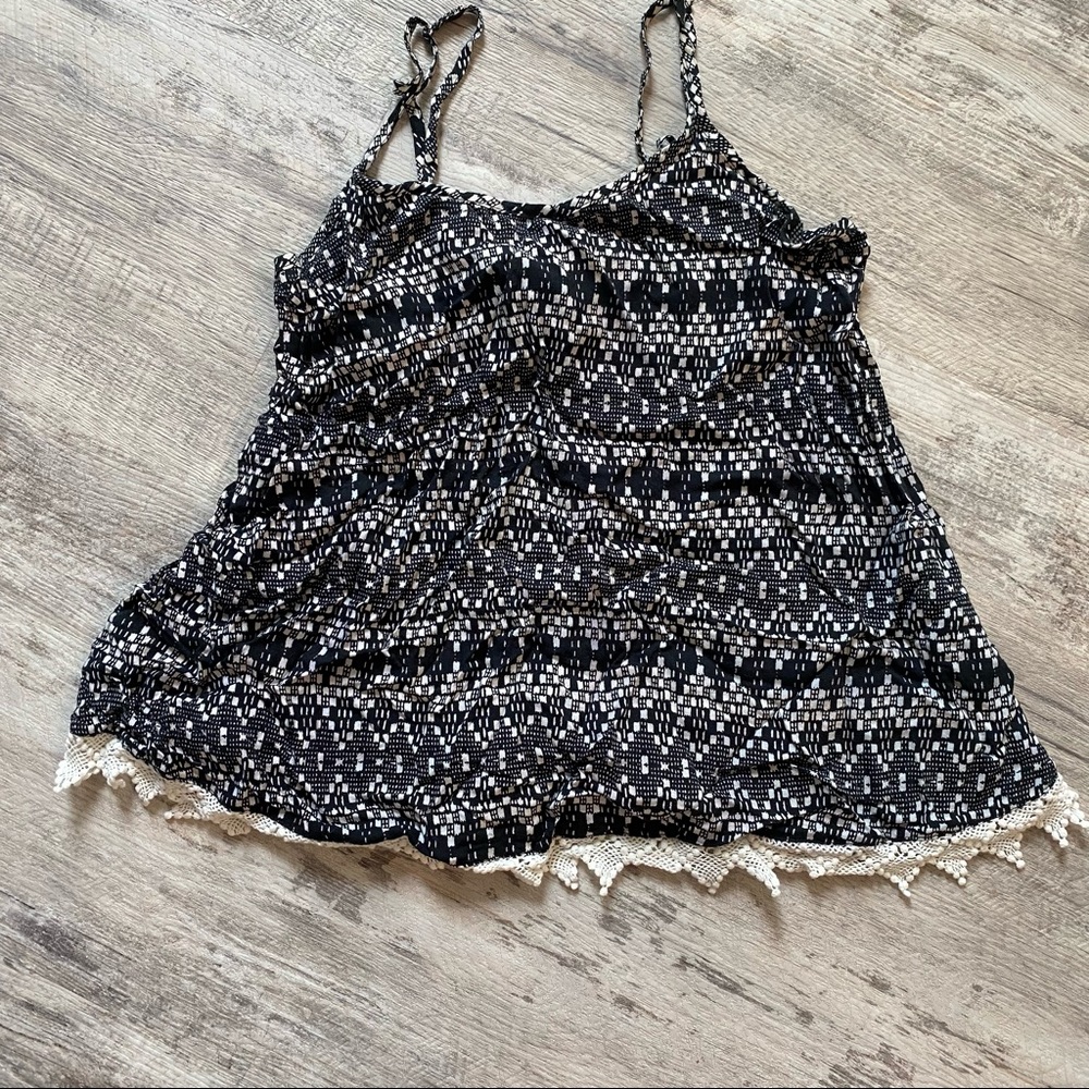 Mossimo • Women’s flowy tank